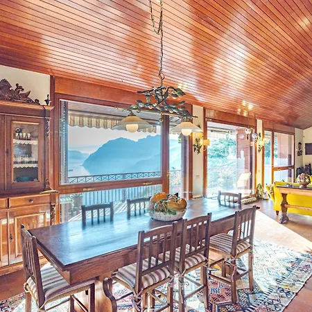 Charming With Private Pool!