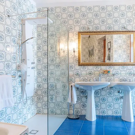 Willa Charming With Private Pool!