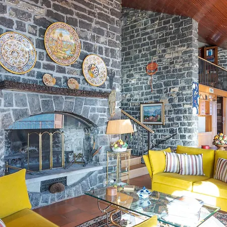 Charming With Private Pool! Civenna